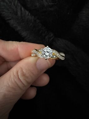 Fashion Jewelry Gold-Tone Twisted Band Ring with Clear Stone